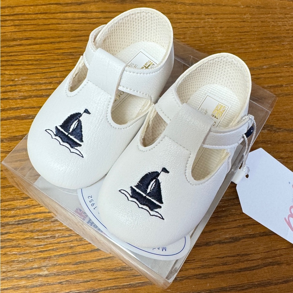 Baypods baby T-bar shoes